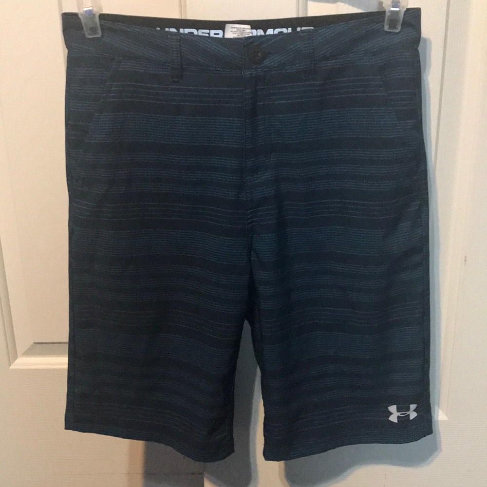 Boys Under Armour Dress shorts. Size 18